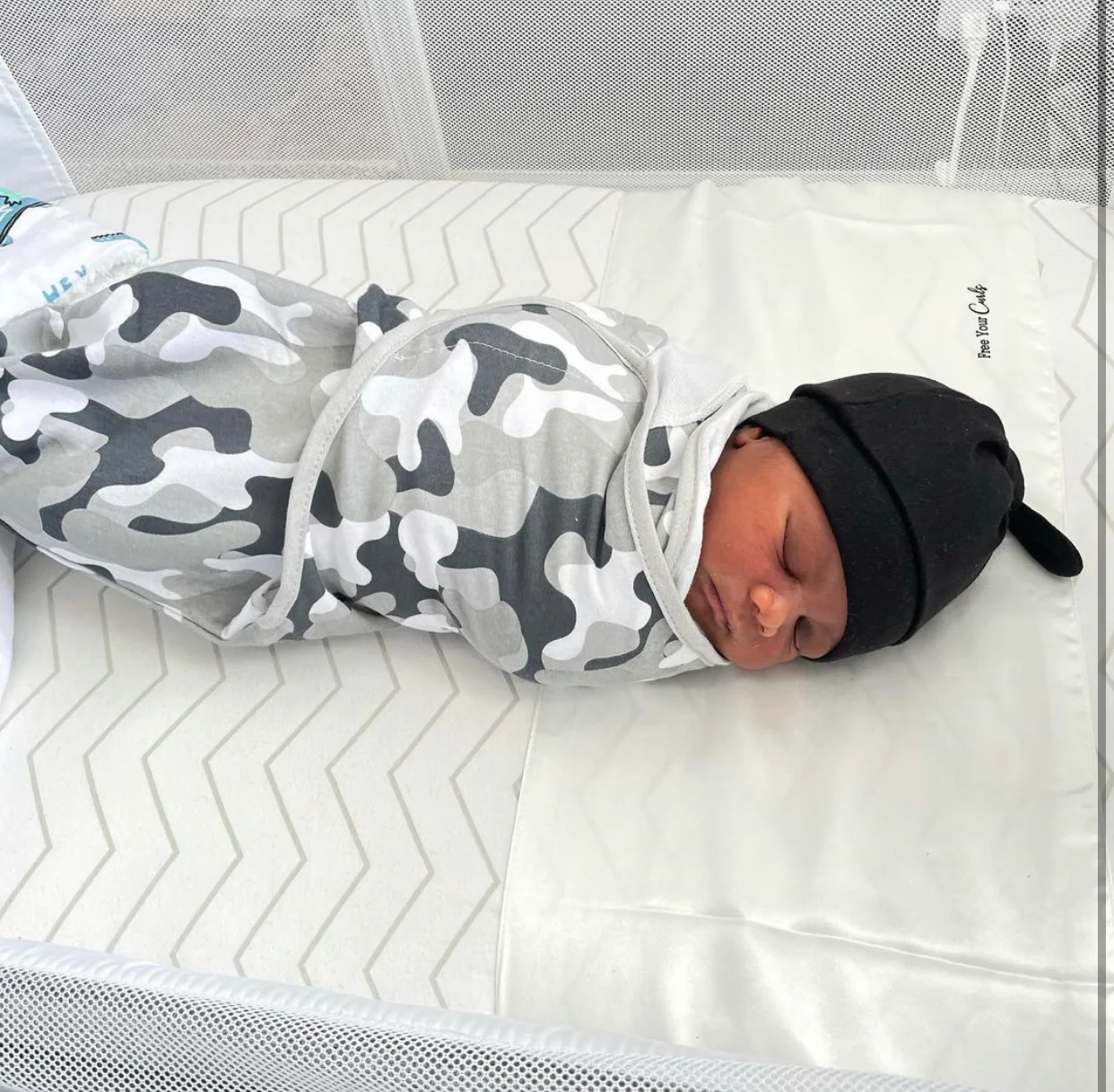 Crib Silky Sleeve - Image 6